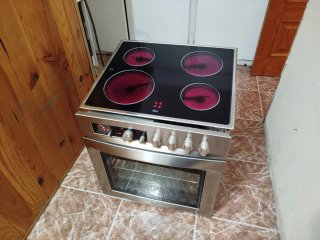 Horno con Vitrocerámica Teka