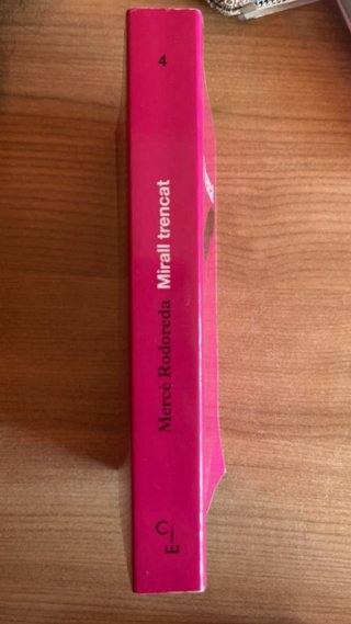 Llibre mirall trencat