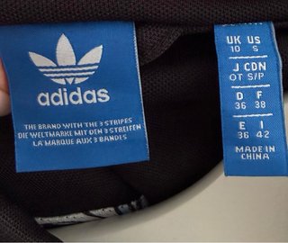 Chaqueta Adidas Clásica Negra Floral