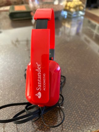 Cascos Rojos con Cable