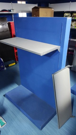 SE REGALA Estanterías  para tienda con cremallera
