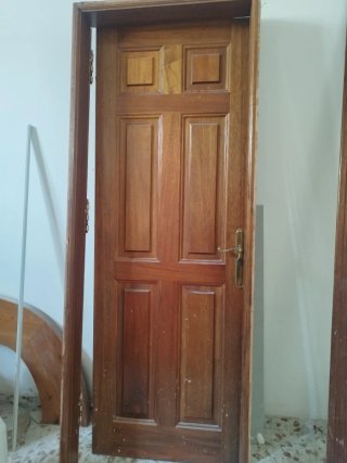 Puerta de Madera con Marco