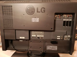 Televisión LG Pantalla Plana Negra