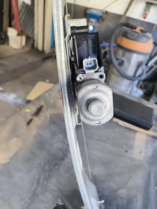 Elevalunas Delantero Derecho Peugeot 208
