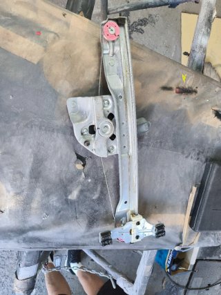 Elevalunas Delantero Derecho Peugeot 208