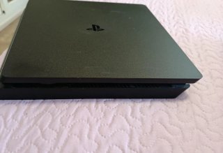 PS4 Slim 1TB + 2 Mandos y Cables