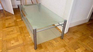 Mesa centro cristal y metal plateado
