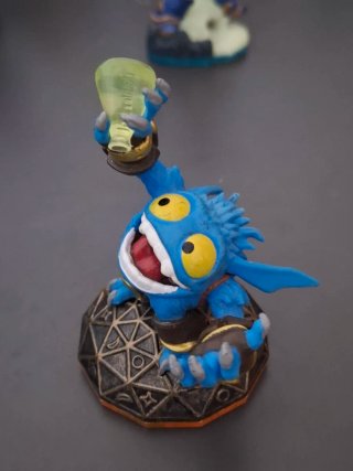 Skylanders Giants Figura de Acción, Pop fizz.