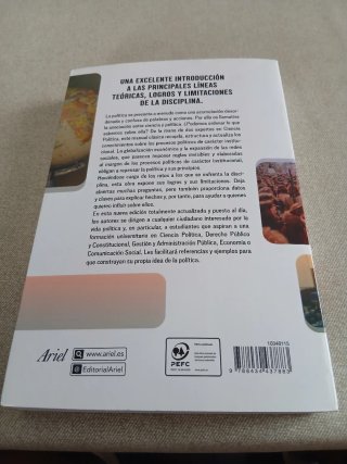 Libro de Ciencias políticas Uned