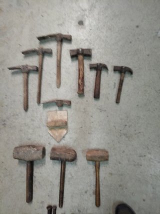 CONJUNTO DE HERRAMIENTAS DE CONSTRUCCIÓN.