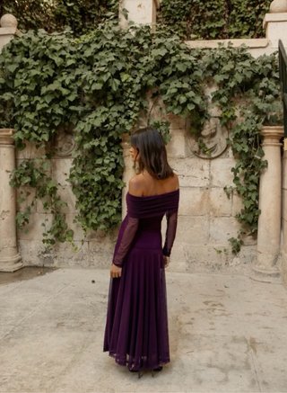 Vestido tul invitada color berenjena