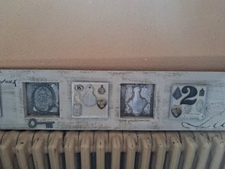 REBAJADO Cuadro decorativo con figuras en relieve