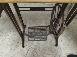 Máquina de coser Singer antigua