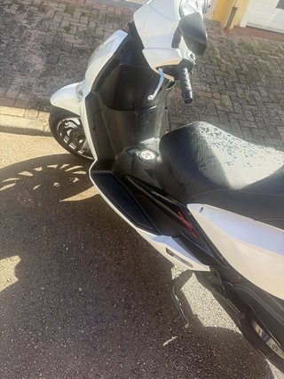 Scooter Aeon 125 Blanca