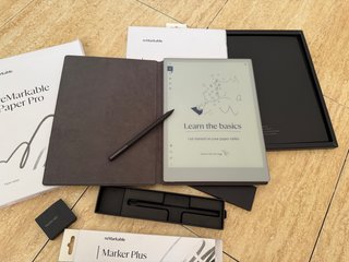 reMarkable Paper Pro con Marker Plus y Book Folio