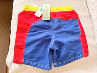 Bañador Benetton Talla 6-7 Años