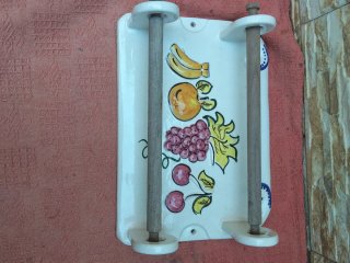 Porta rollos cocina cerámica pintada mano
