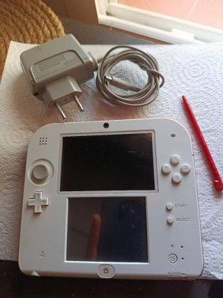 Nintendo 2DS Blanca y Roja
