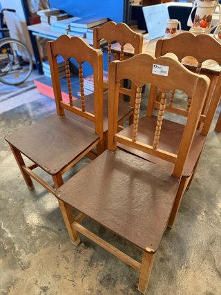 Set de 4 sillas de madera