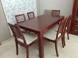 Mesa de Comedor con 6 sillas. Extensible a 200cm