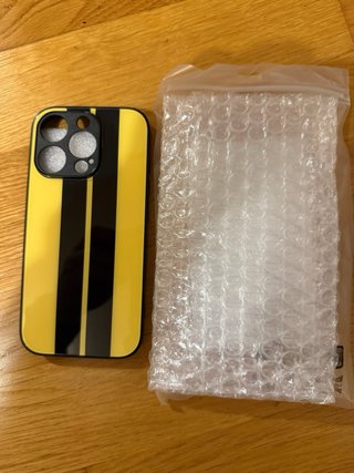 Funda iPhone 16 Pro Rayas Amarillas y Negras