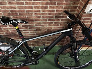 Bicicleta de Montaña 29 Fibra de Carbono