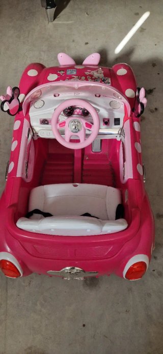 Macchina elettrica per bambina rosa