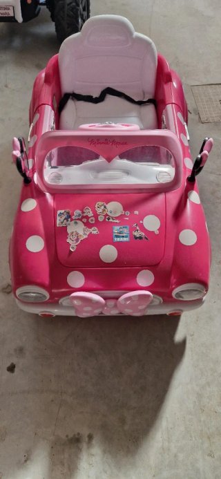 Macchina elettrica per bambina rosa