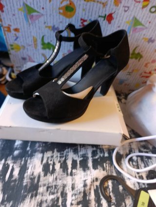 Zapatos de tacón negros