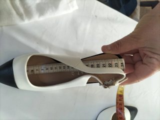 Zapatos de tacón fino elegantes