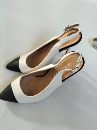 Zapatos de tacón fino elegantes