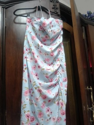 Vestido midi floral Zara