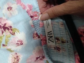 Vestido midi floral Zara