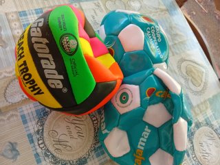 Lotto di 3 palloni: calcio e pallavolo