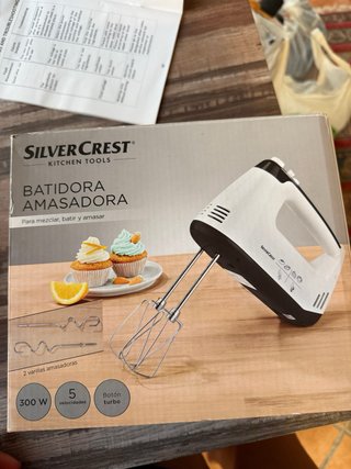 Batidora de mano blanca
