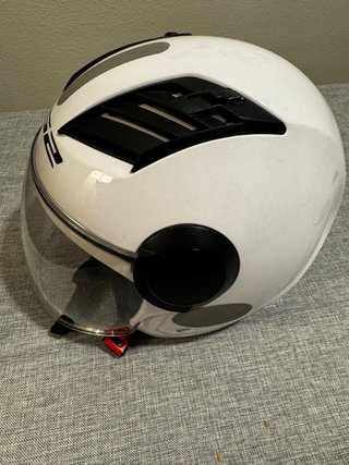 Casco de moto LS2 blanco con visera