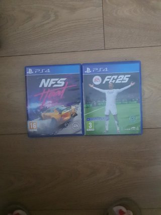 PlayStation 4 Slim 1TB con 2 controller e 2 giochi