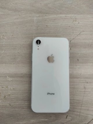 iPhone XR 64GB Blanco + Funda