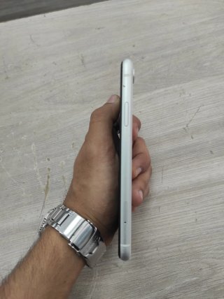 iPhone XR 64GB Blanco + Funda
