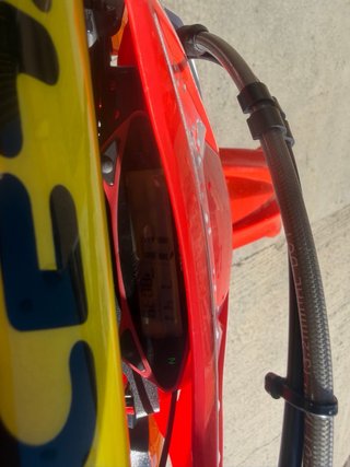 Moto Beta RR Enduro Roja y Negra