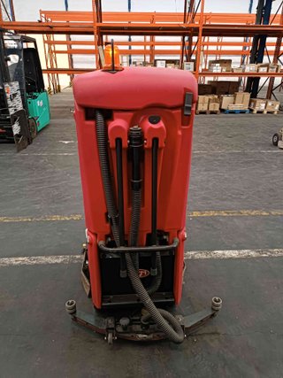 FREGADORA INDUSTRIAL CON CONDUCTOR