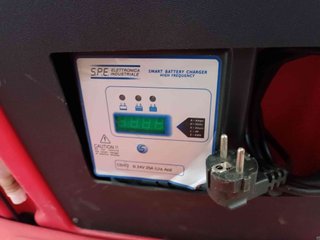 FREGADORA INDUSTRIAL CON CONDUCTOR