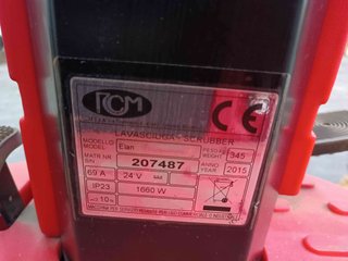 FREGADORA INDUSTRIAL CON CONDUCTOR
