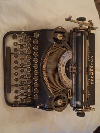 Máquina de escribir Underwood Universal antigua