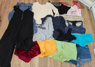 Lote de 15 prendas de ropa juvenil
