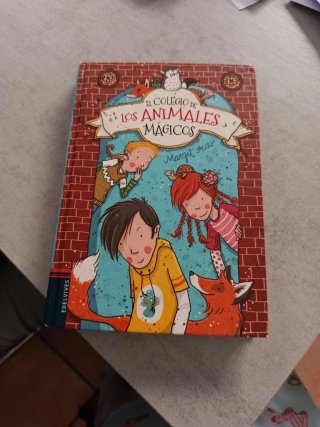 El colegio de los animales mágicos