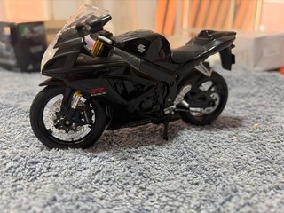 Suzuki GSX-R Moto Deportiva Negra