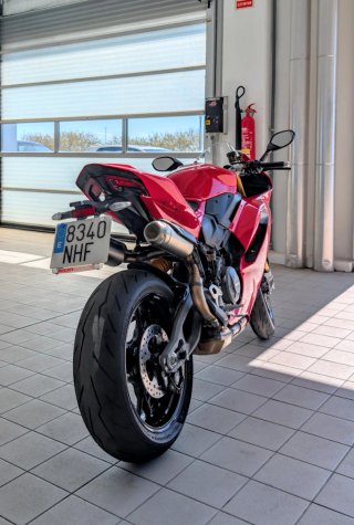 Ducati Panigale V2 S 2025 Roja