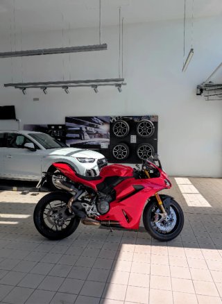 Ducati Panigale V2 S 2025 Roja