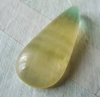 Cabochon di Fluorite a Goccia Multicolore
